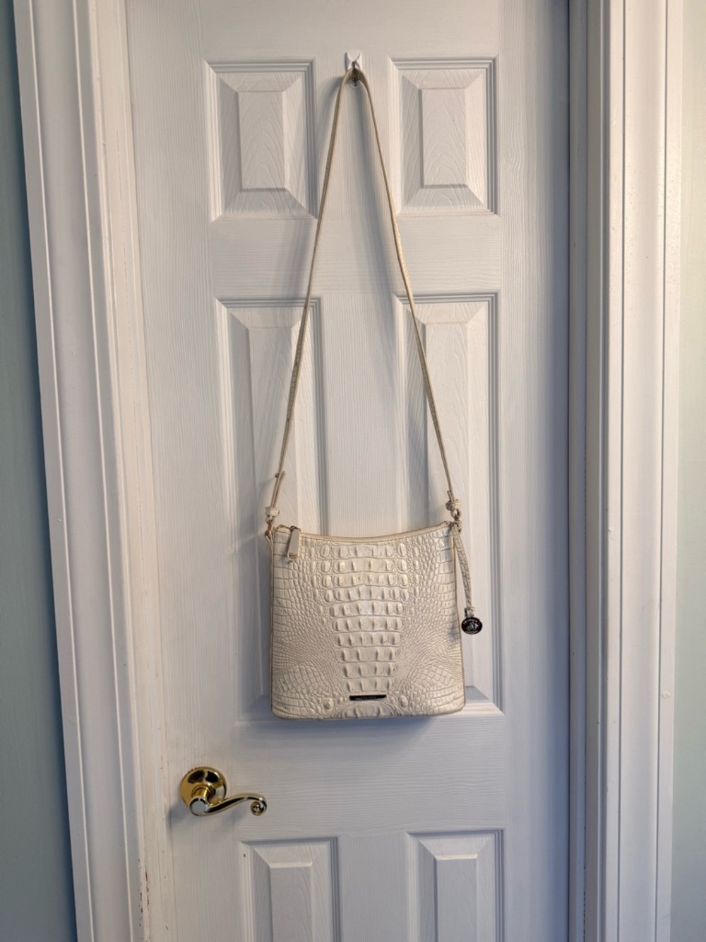 Brahmin Katie Crossbody White Croc Embossed Leather EXCELLENT Condition - Picture 16 of 16